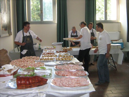 19° edizione Lo staff dei  volontari  nelle cucine